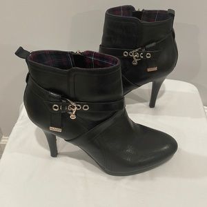 8.5 Tommy Hilfiger Black Booties 3” heel